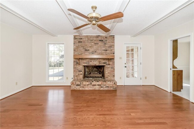 Building Photo - 1005 Westbury Dr