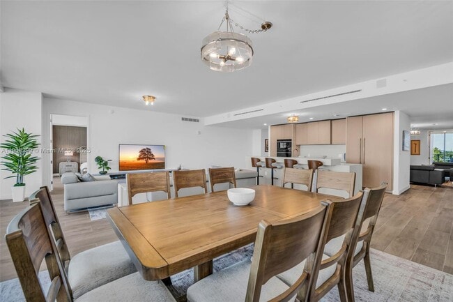 Building Photo - 900 N Ocean Blvd