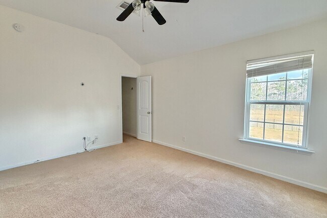 Building Photo - AVAILABLE NOW! (Small Pets Only)