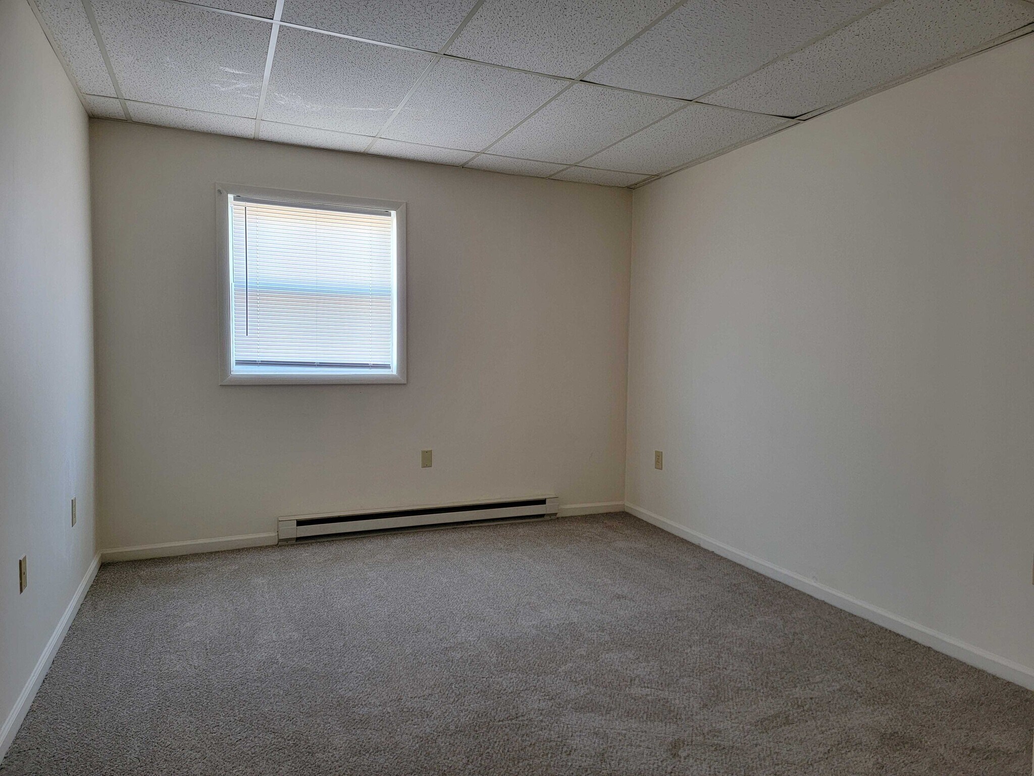 Building Photo - 84 Gross St