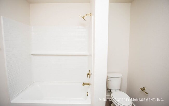 Building Photo - 2134 Langford Ave