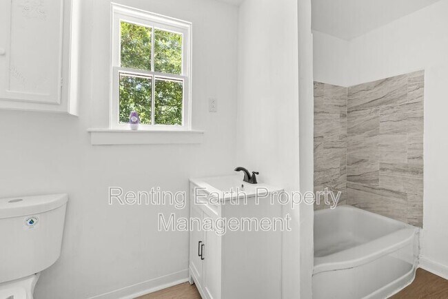 Building Photo - 2507 Palmetto St