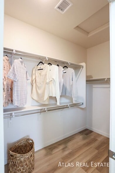 Building Photo - 6533 N 15th Dr