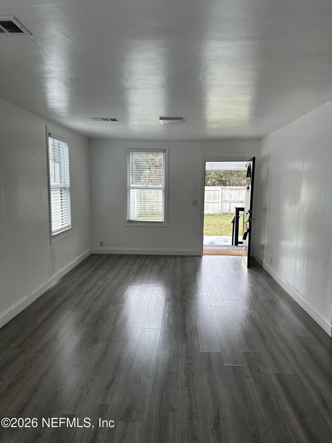 Building Photo - 8543 Fort Caroline Rd