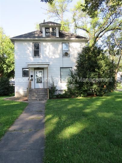 Building Photo - 728 8th St N