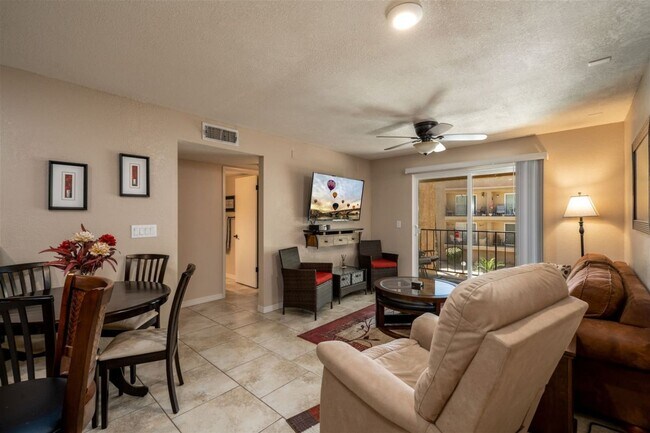 Building Photo - 2 Bedroom - 2 Bath Condo