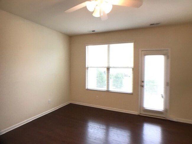 Building Photo - 105 Mt Evans Dr