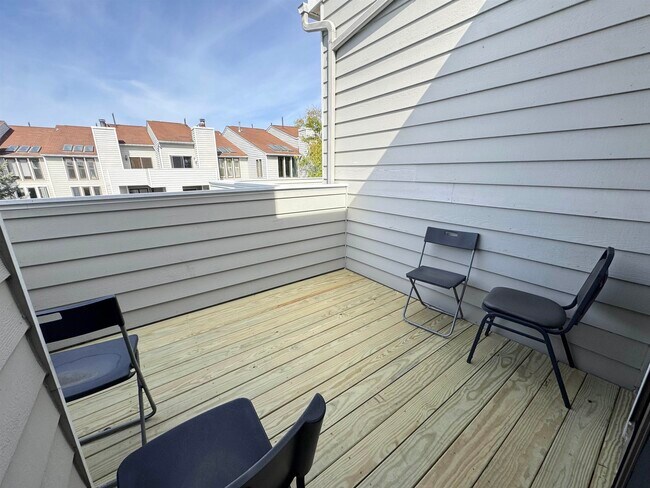 Building Photo - 819 Topsail Ln