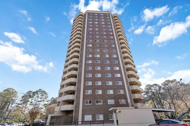 Building Photo - 1501 Clairmont Rd