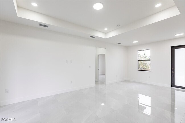 Building Photo - 1803 Leroy Ave