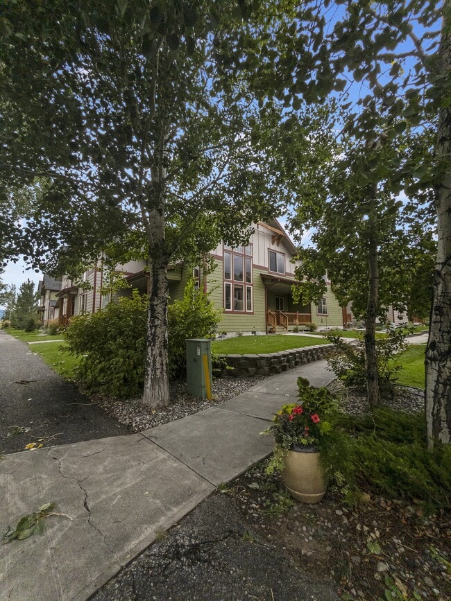 Building Photo - 2162 Gallatin Green Blvd