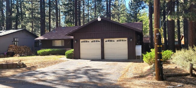 Building Photo - Fully Furnished House in South Lake Tahoe!...