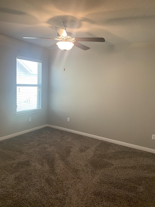 Building Photo - 8302 Pleasant Trail Dr
