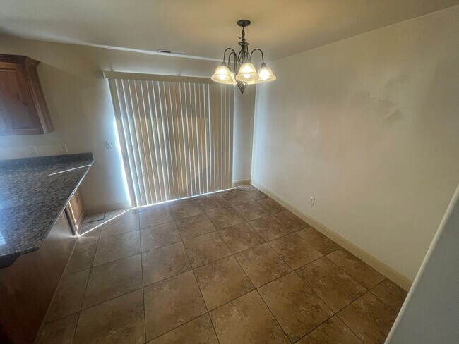 Building Photo - Cedar City Beauty