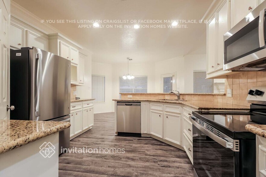 Building Photo - 3227 Hemingway Dr