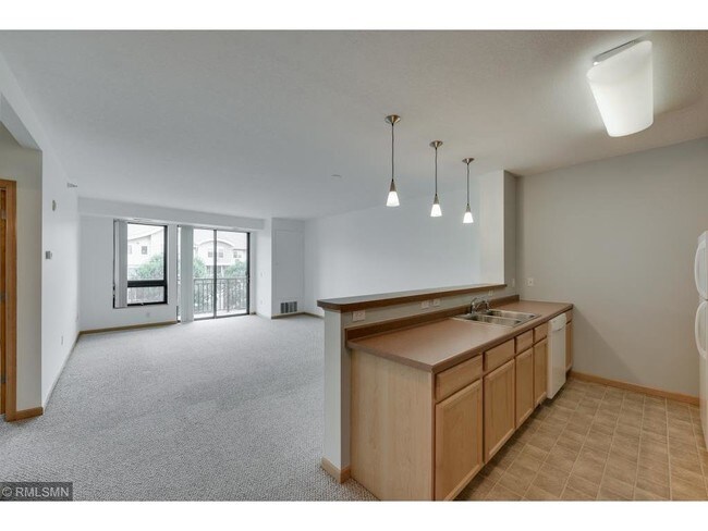 Primary Photo - 7600 Lyndale Ave S
