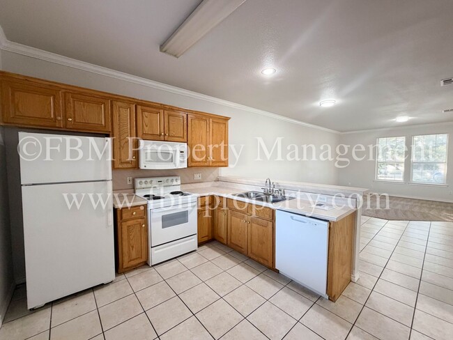 Building Photo - 706 Biloxi Dr