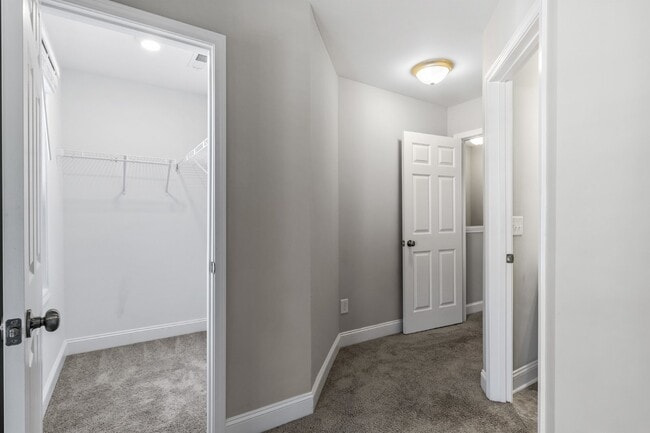 Building Photo - Stonebay Townhome
