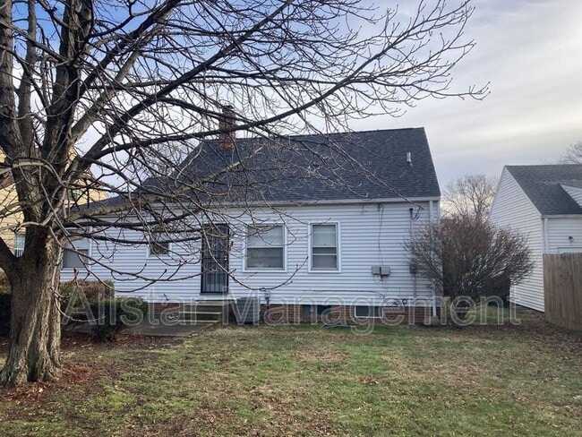 Building Photo - 320 Halle Dr