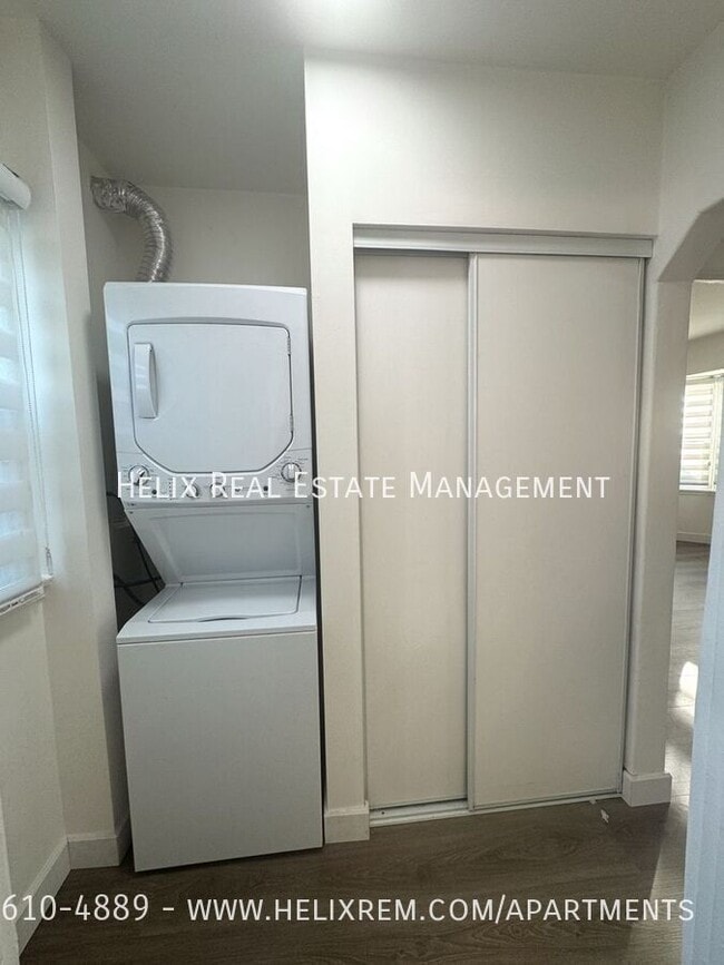 Building Photo - 1706 N Sierra Bonita Ave