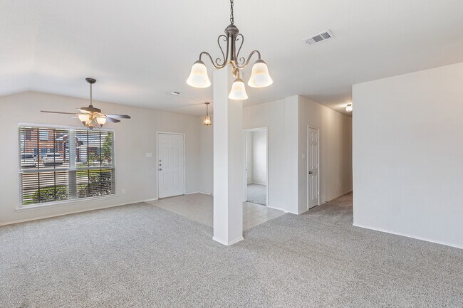 Building Photo - 2281 Fieldcrest Dr