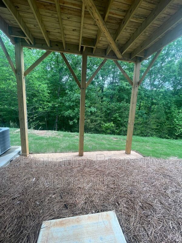 Building Photo - 551 Stoneybrook Dr