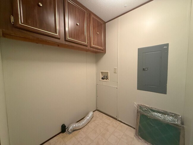 Building Photo - 2 Bedroom 2 Bath Mobile Home in Greeneville, TN