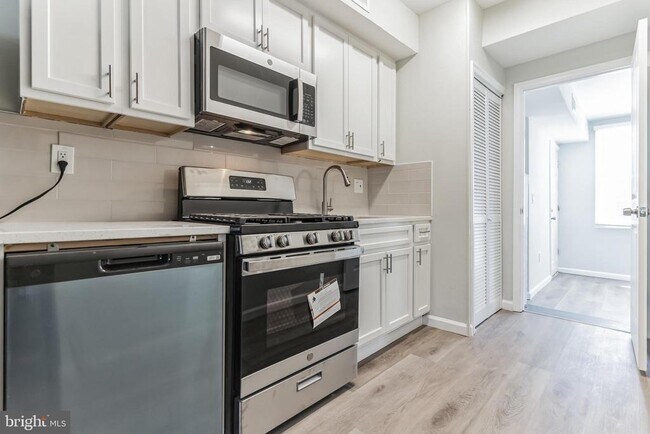 Building Photo - 1223 Simms Pl NE