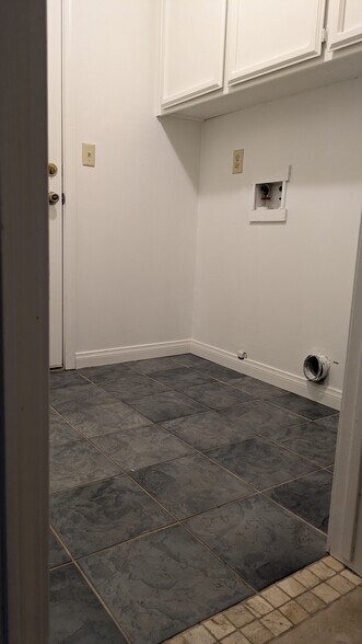 Building Photo - 413 Beech St