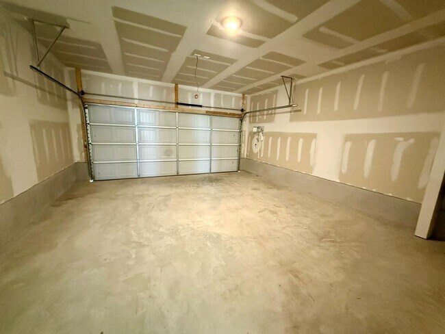 Building Photo - 168 Zircon Ln