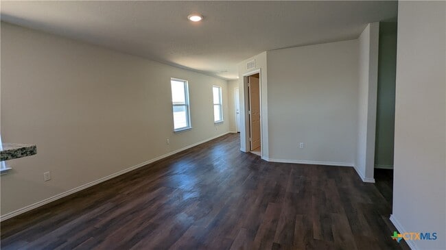 Building Photo - 521 Autumn Blaze