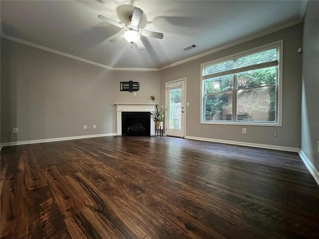 Building Photo - 6996 Kingswood Run Dr