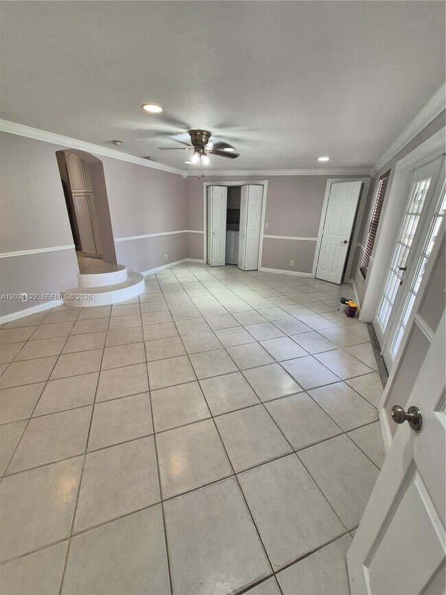 Building Photo - 5653 Coconut Rd