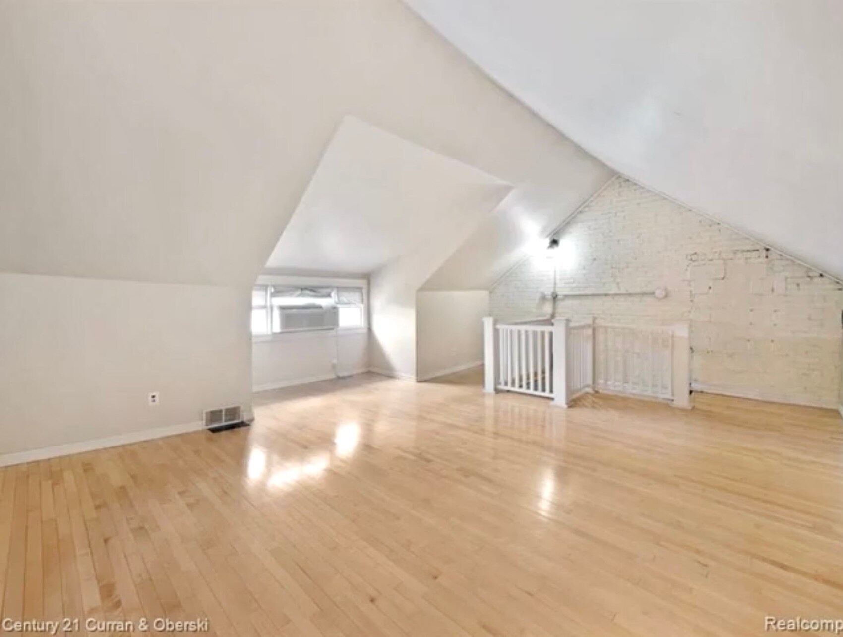 Large bedroom, exercise room, or office! - 455 E Ferry St