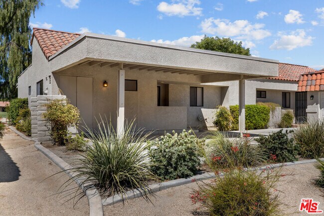 Building Photo - 40513 Bay Hill Way