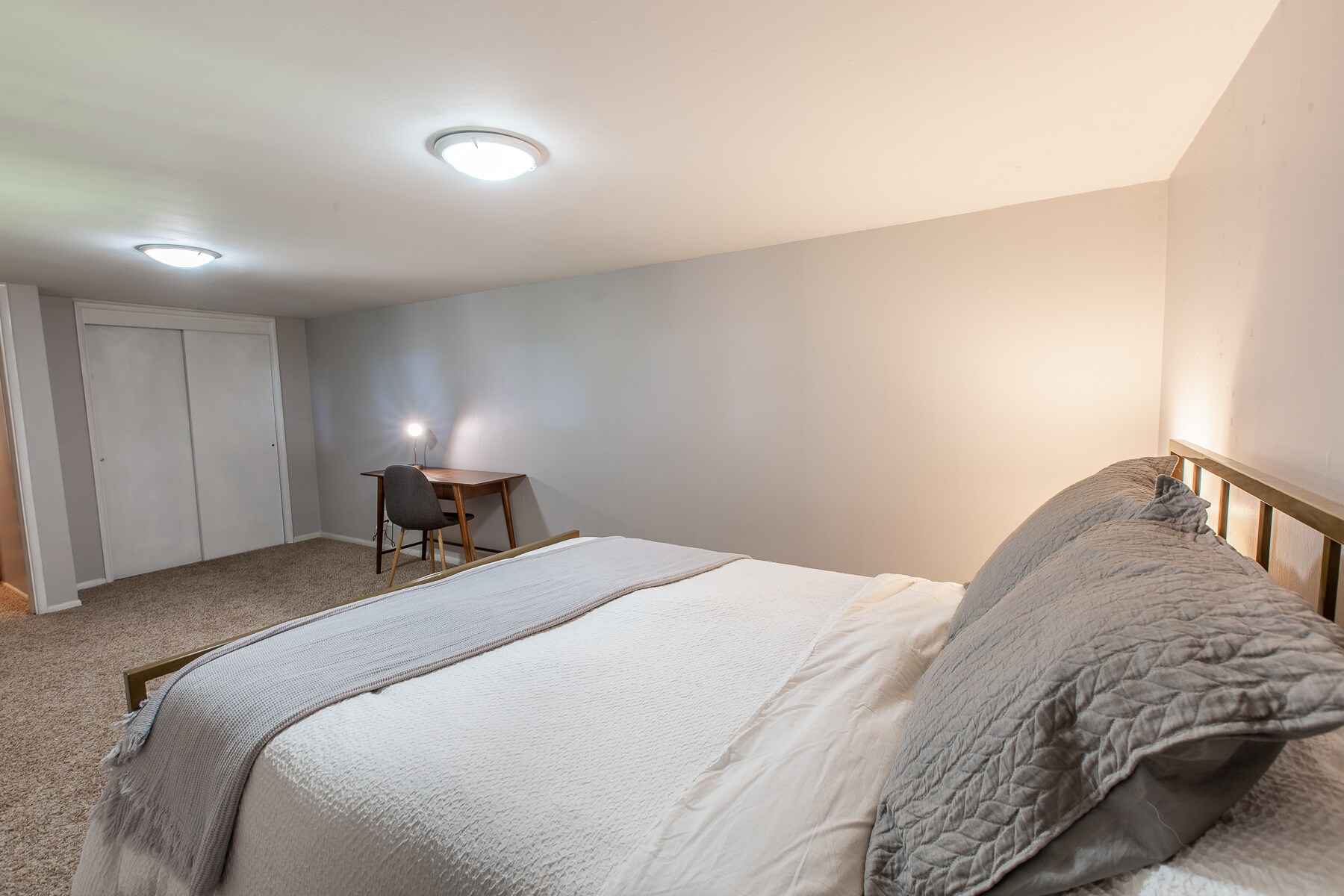 Building Photo - 2401 Birch Ln