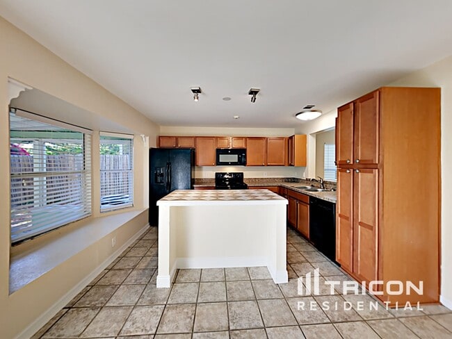 Building Photo - 9231 Lake Lotta Cir