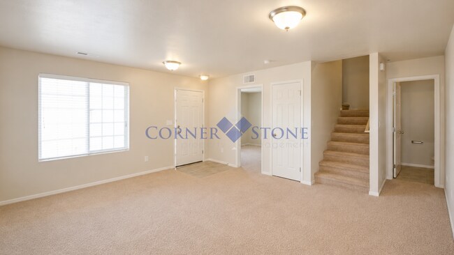 Building Photo - Spacious Home with Fenced Backyard!