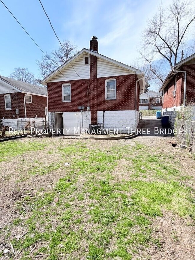 Building Photo - 8344 Eton Pl