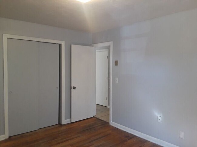 Building Photo - 4280 N Blackstock Rd