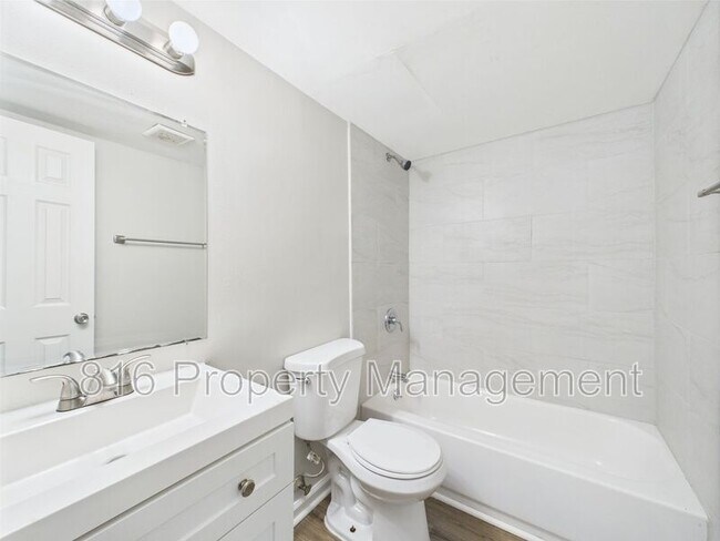 Building Photo - 1229 W Hayward Ave