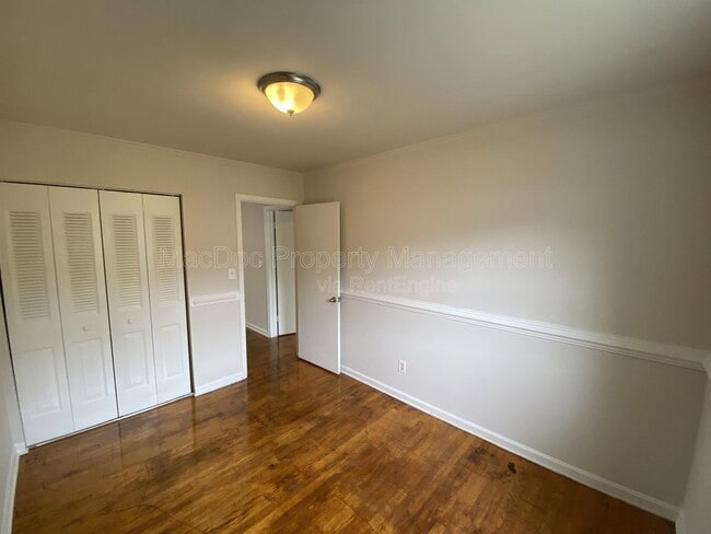 Building Photo - 719 Olde Greenwich Cir