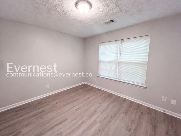 Building Photo - 1311 Birch Ct