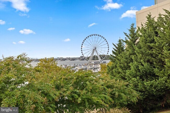 Building Photo - 102 St Ives Pl