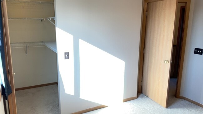 Building Photo - 2 Bed Apple Valley Townhome available 4/1/26!