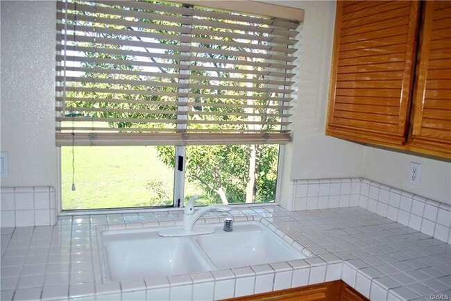 Building Photo - 124 Cartier Aisle