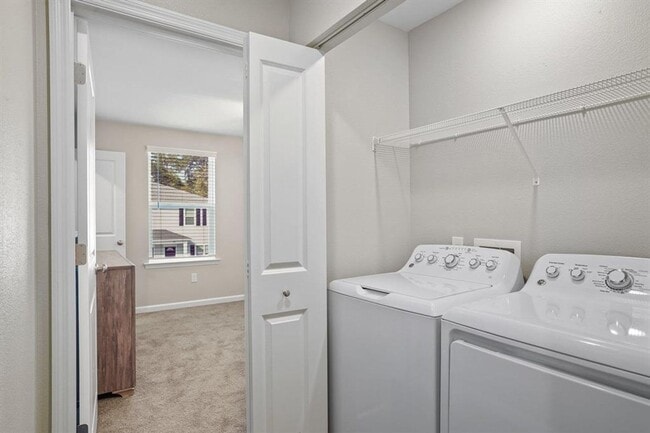 Building Photo - Modern 3/3 Condos with Private Baths & Lux...