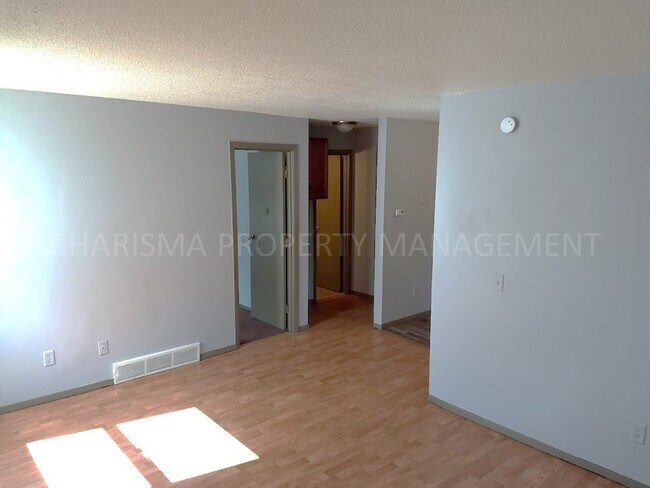 Building Photo - 209 S Lake Ave