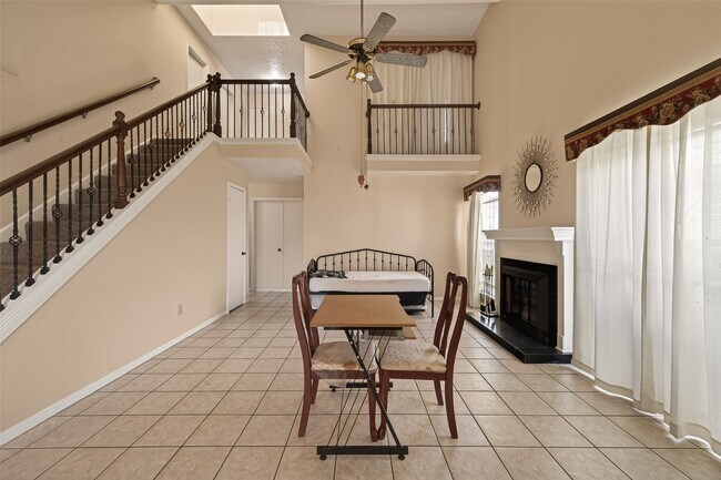 Building Photo - 11866 Plumbrook Dr