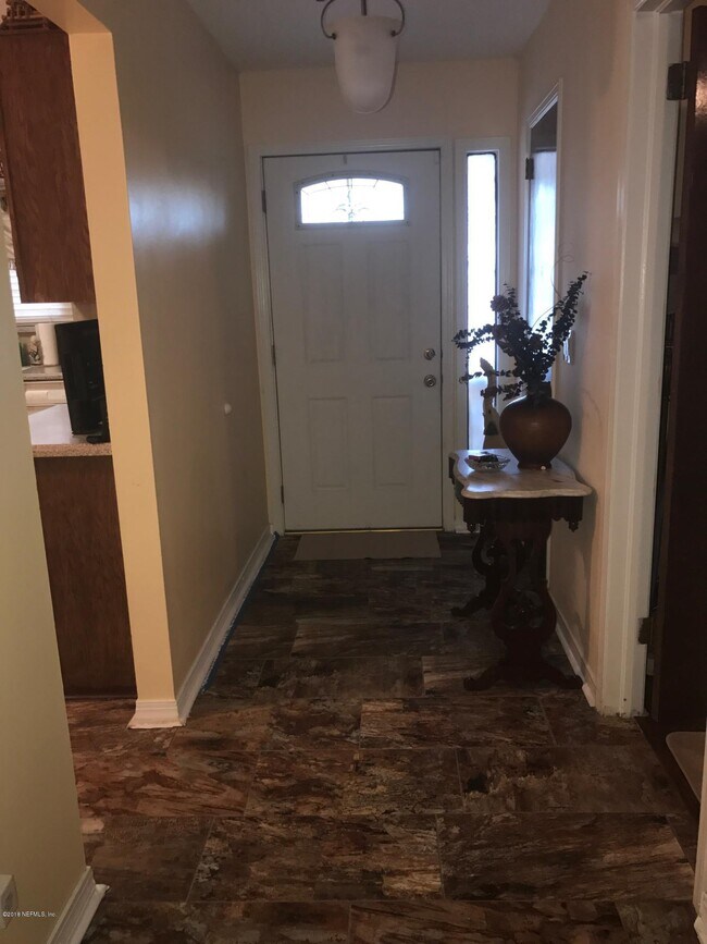 Building Photo - 8179 Crosswind Rd